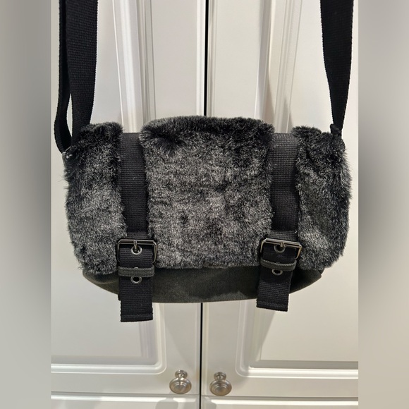 Benetton Crossbody Bag Vintage Unisex New Without Tag - Picture 2 of 7